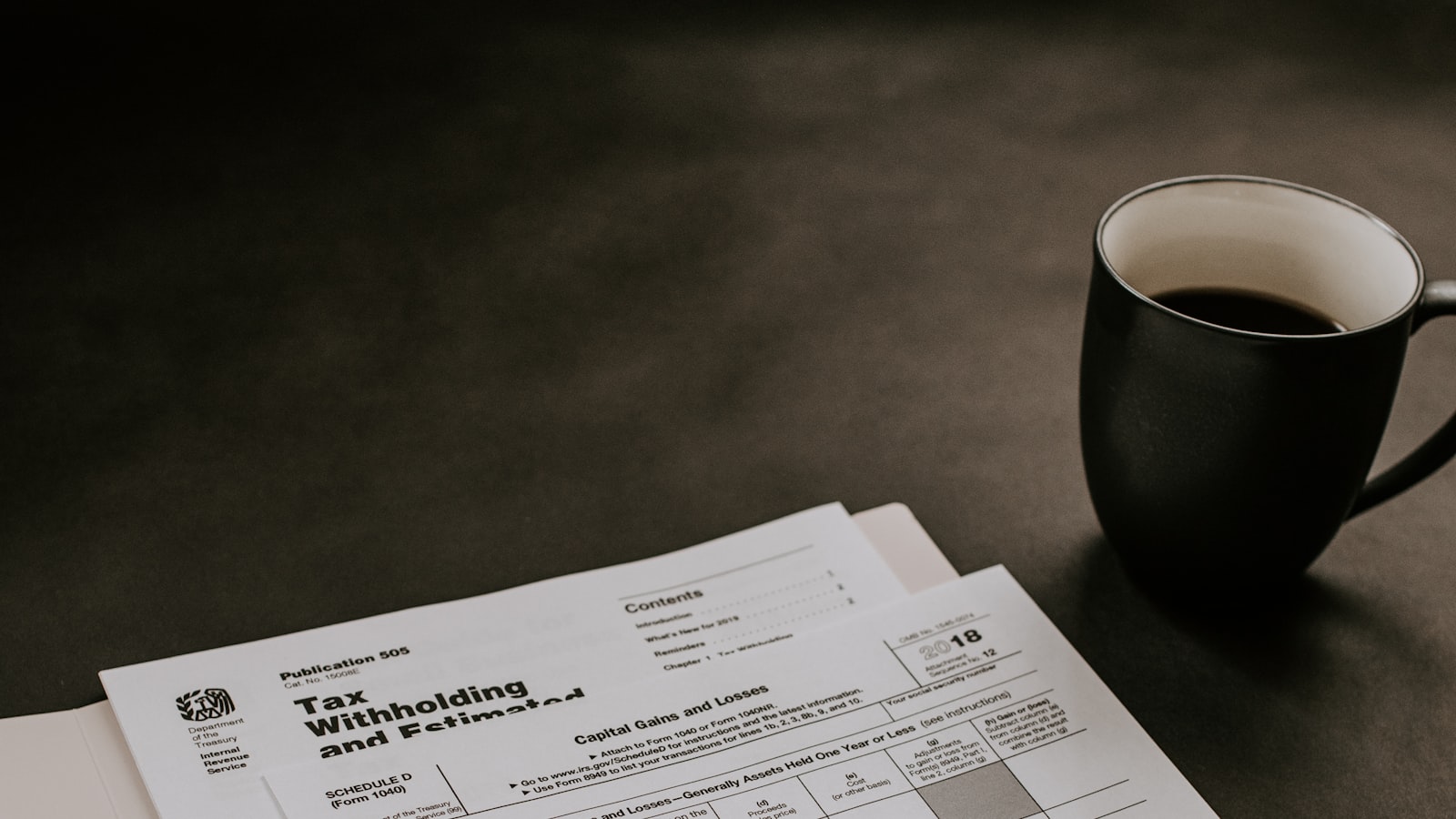 Several investment options laid out - P2P alongside ETFs and traditional savings accounts.